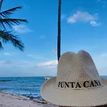 Villa Independiente Con Piscina En Punta Cana